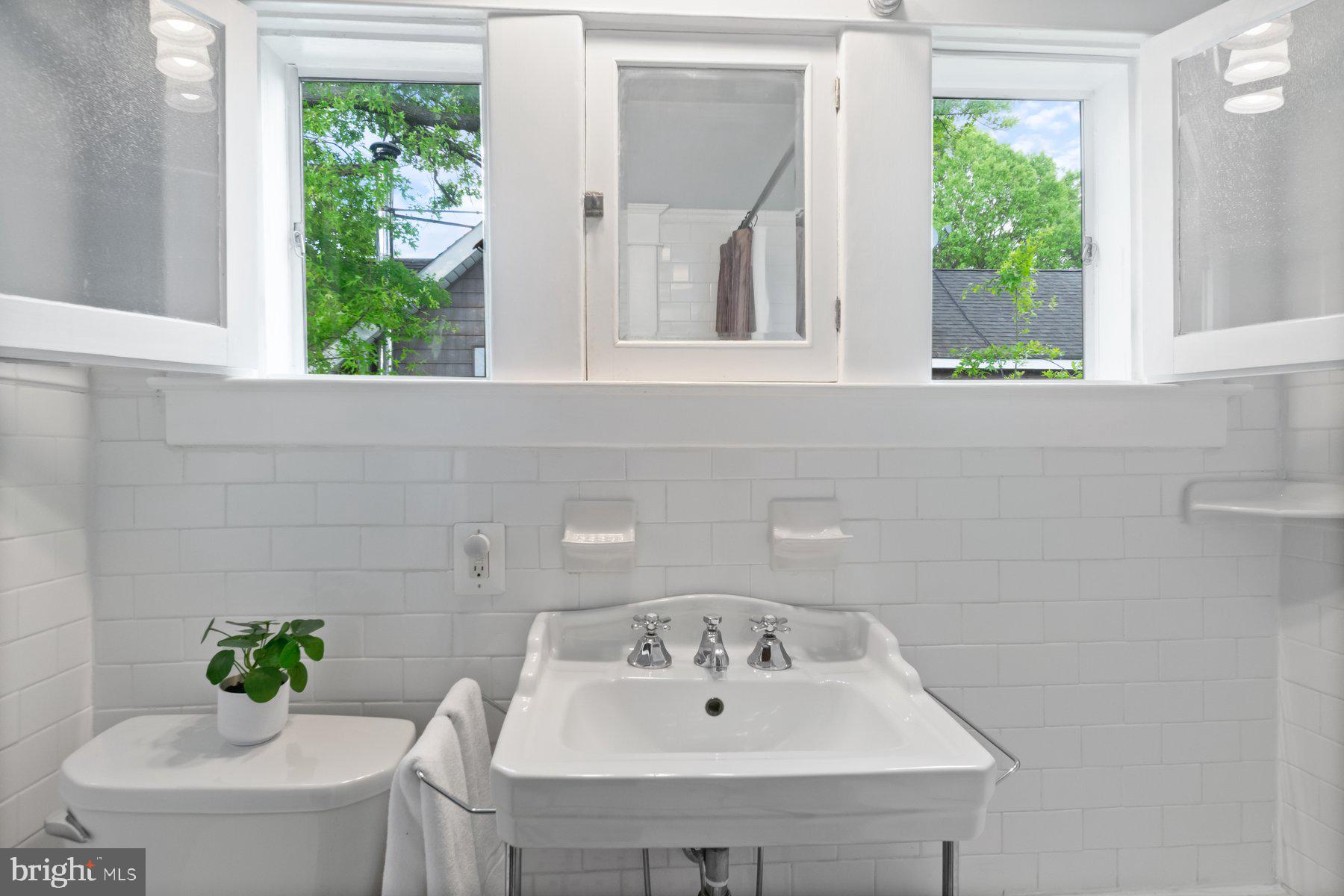 LAKE WALKER - Residential