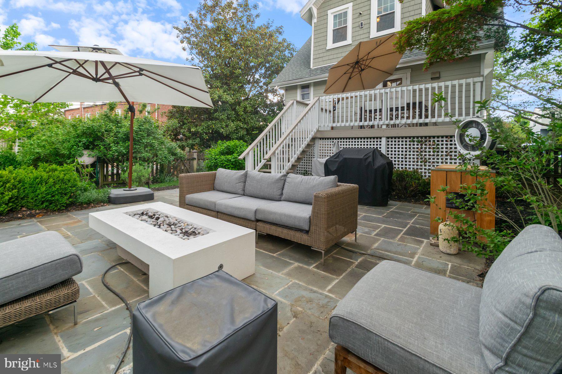 LAKE WALKER - Residential