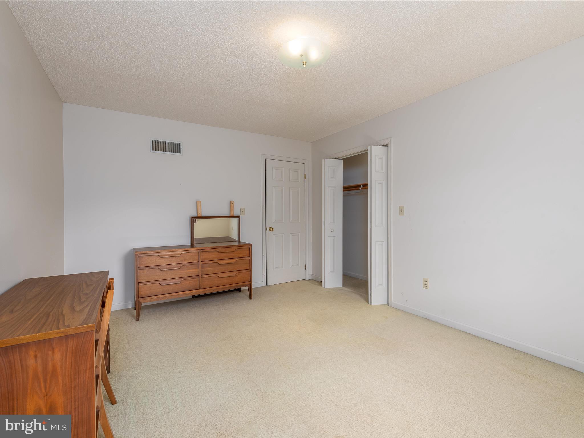 OAKWOOD - Residential