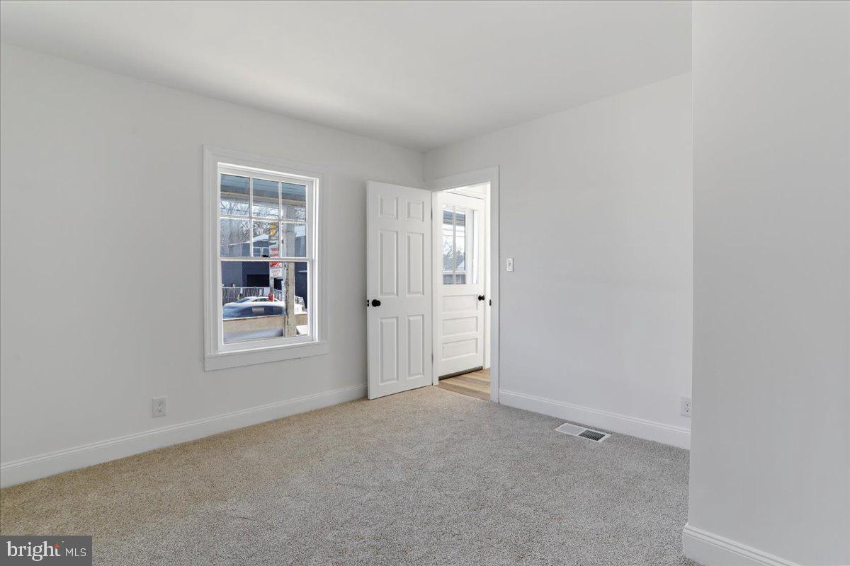 TOMS BROOK - Residential