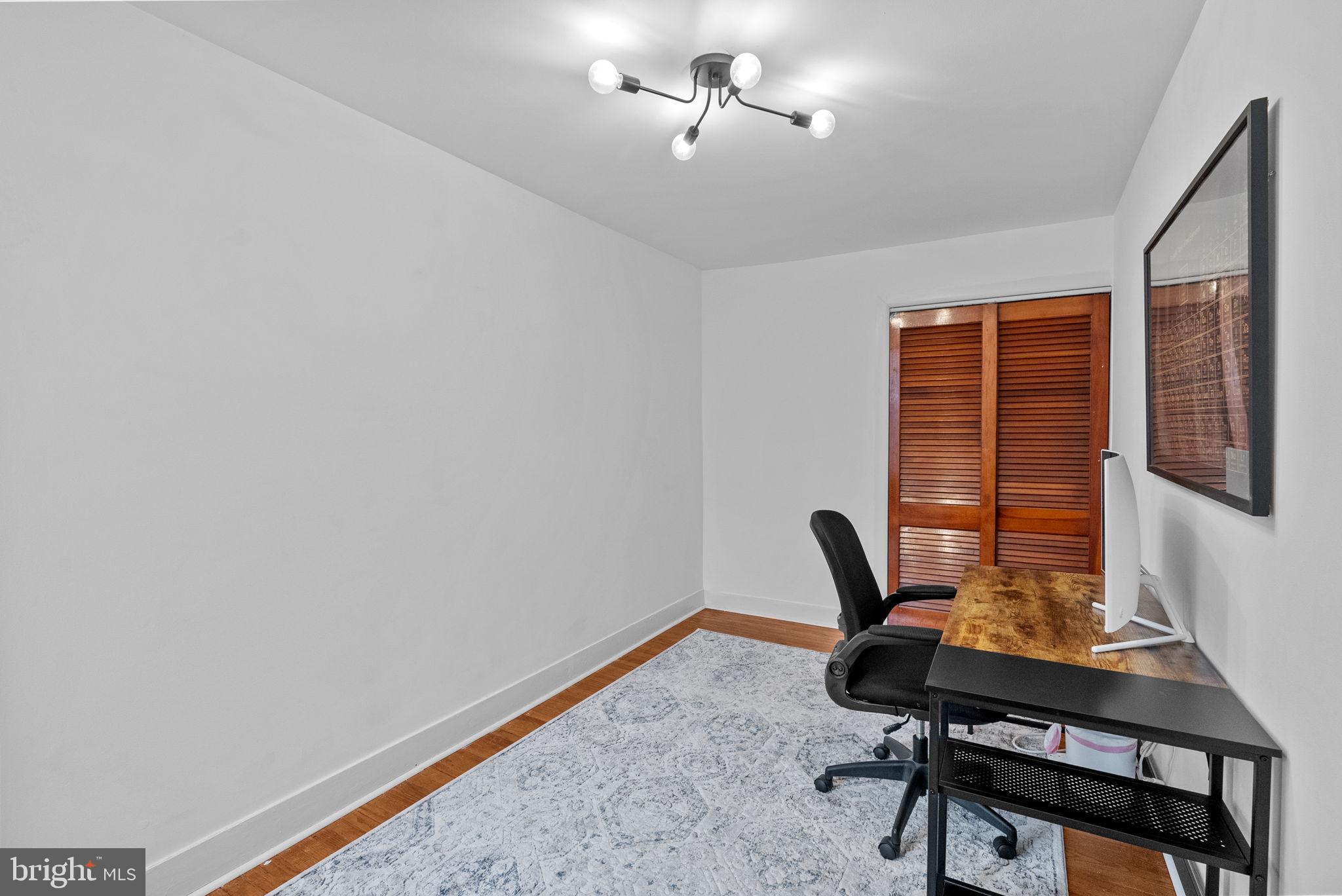 EAST FALLS - Residential