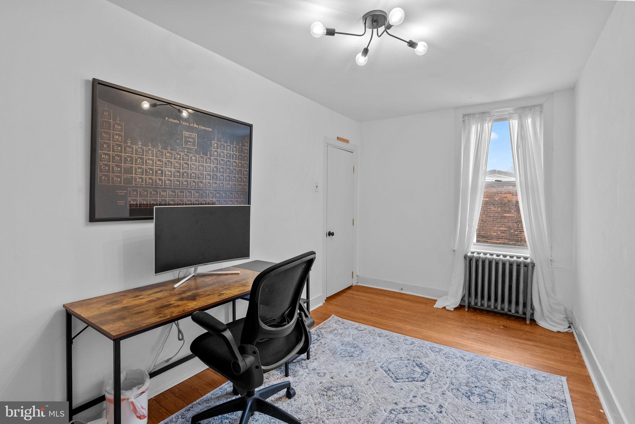 EAST FALLS - Residential