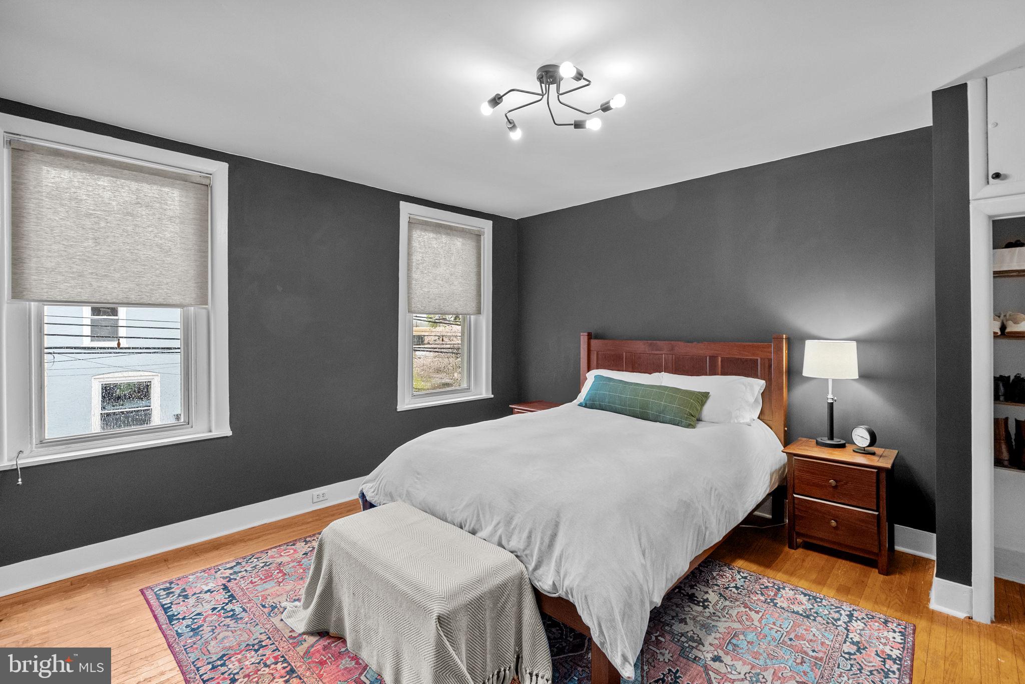 EAST FALLS - Residential