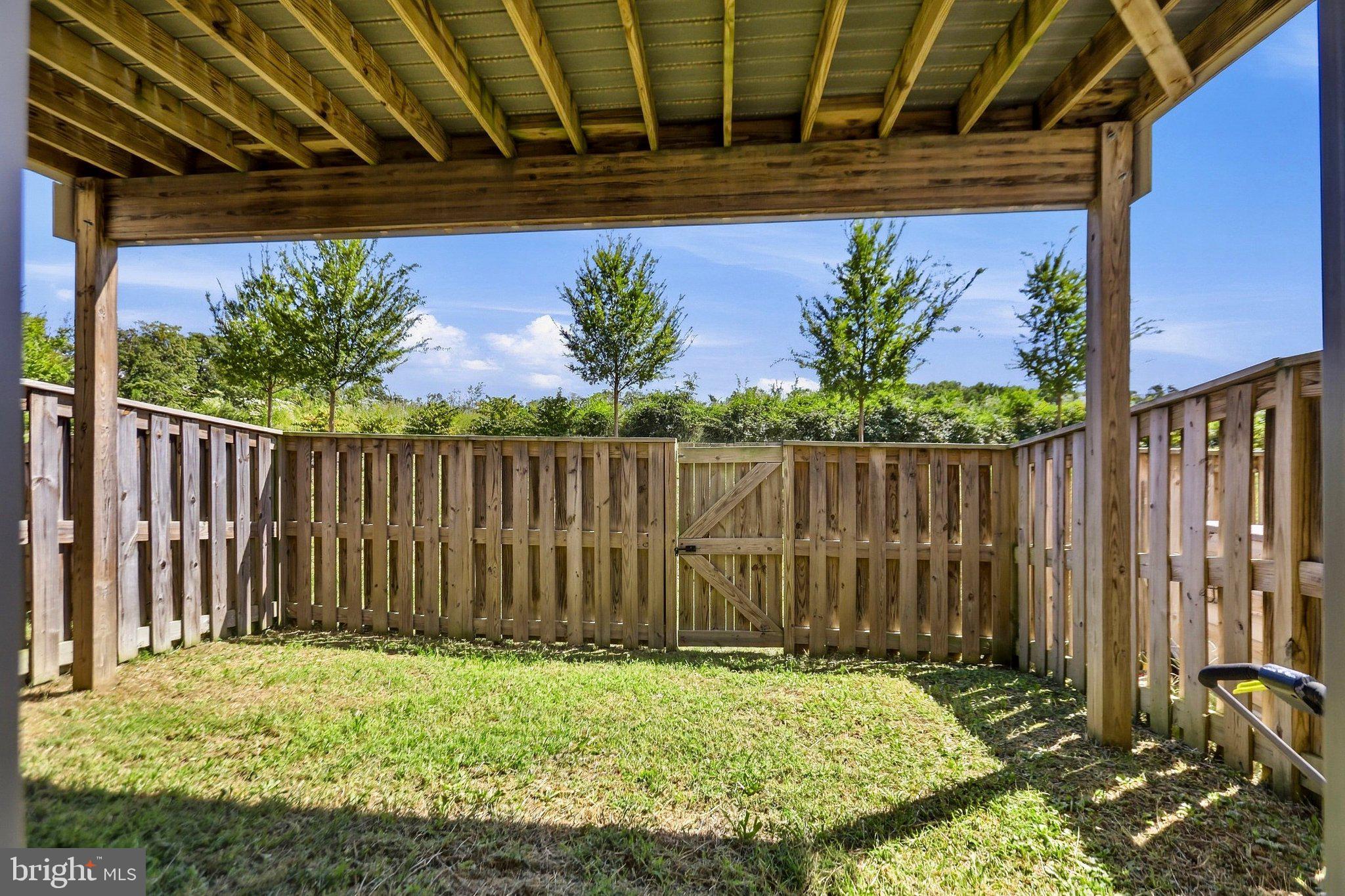 42422 DOGWOOD GLEN SQUARE
