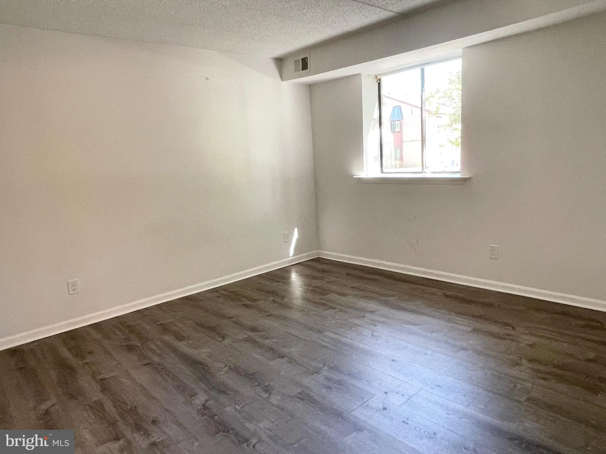 Chesterbrook, Pennsylvania 19087, United States, 2 Bedrooms Bedrooms, ,2 BathroomsBathrooms,Residential,Active,205814