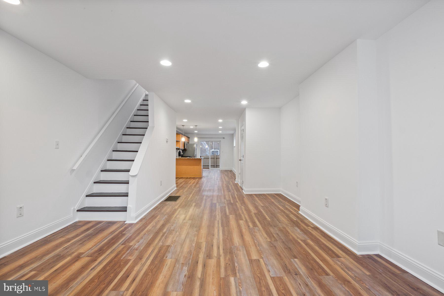 POINT BREEZE - Residential