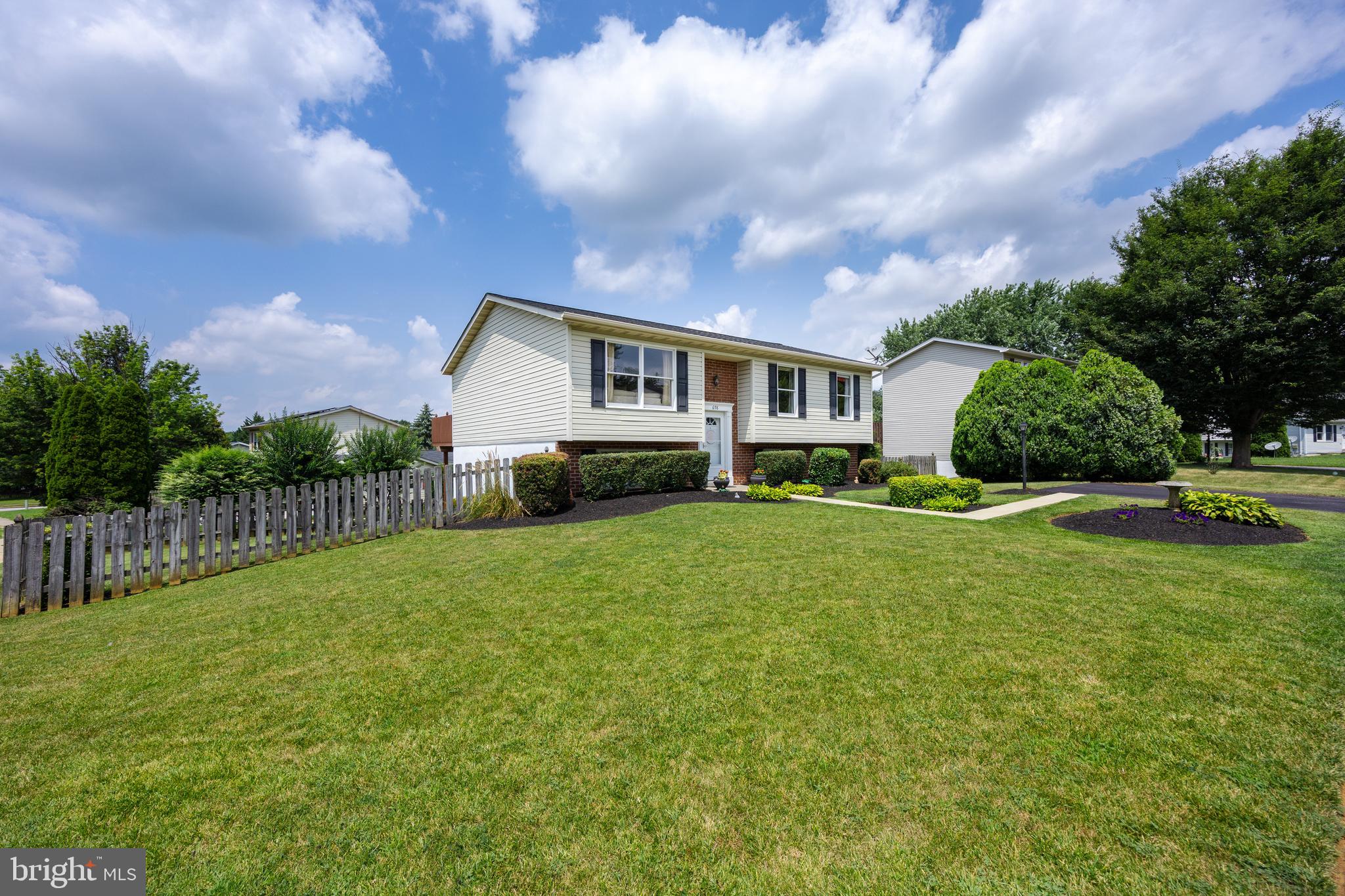 698 JOHAHN DRIVE