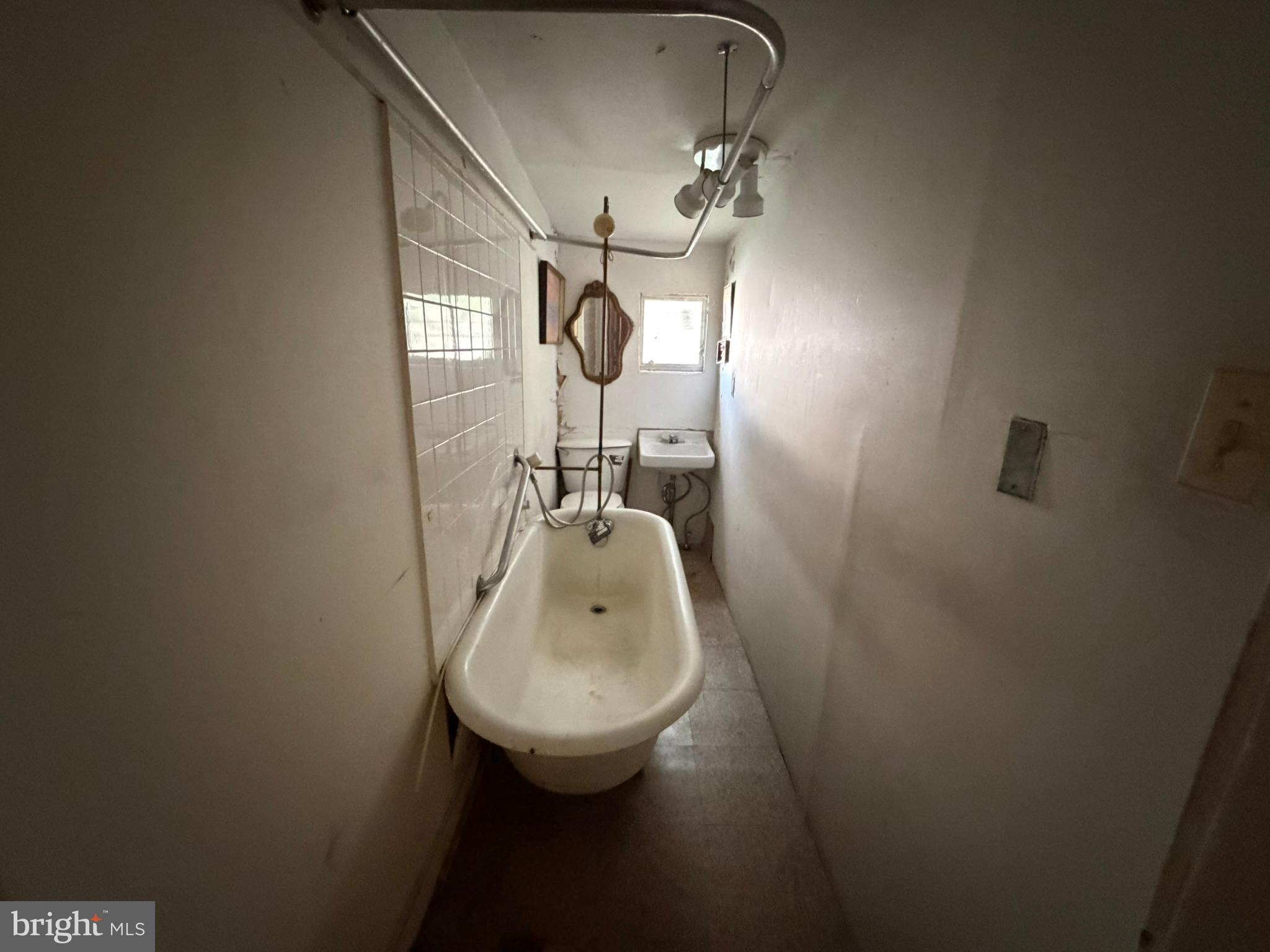 MANTUA - Residential