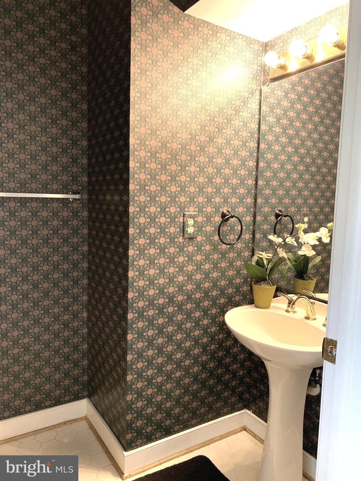 NORTH POTOMAC - Residential Lease