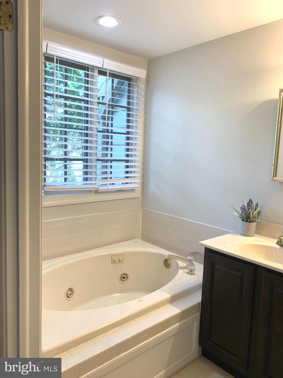 NORTH POTOMAC - Residential Lease