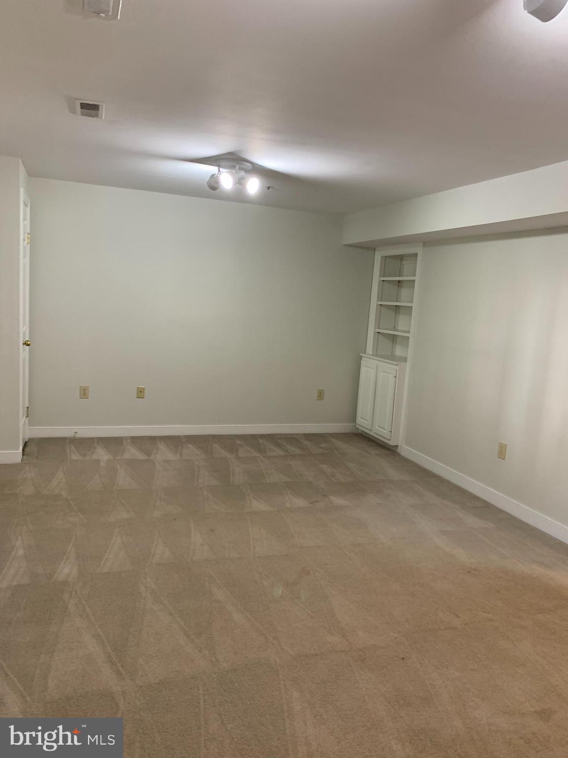 NORTH POTOMAC - Residential Lease