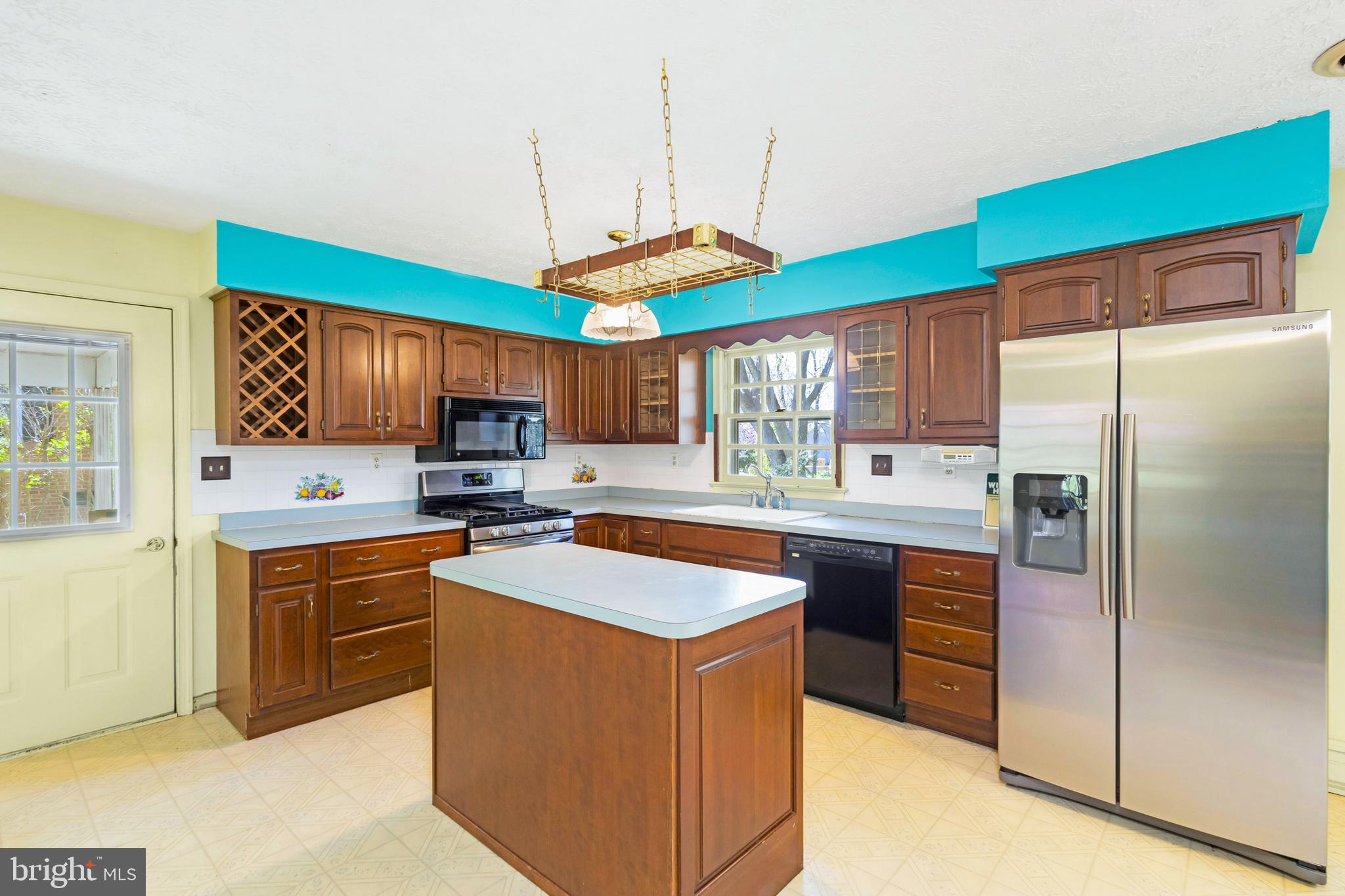 ROLLING FIELDS - Residential