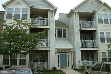 LARGE TWO BEDROOM - TWO FULL BATH - TOP FLOOR - CATHEDRAL CEILING - NEWER PAINT - ALL NEWER CARPET -