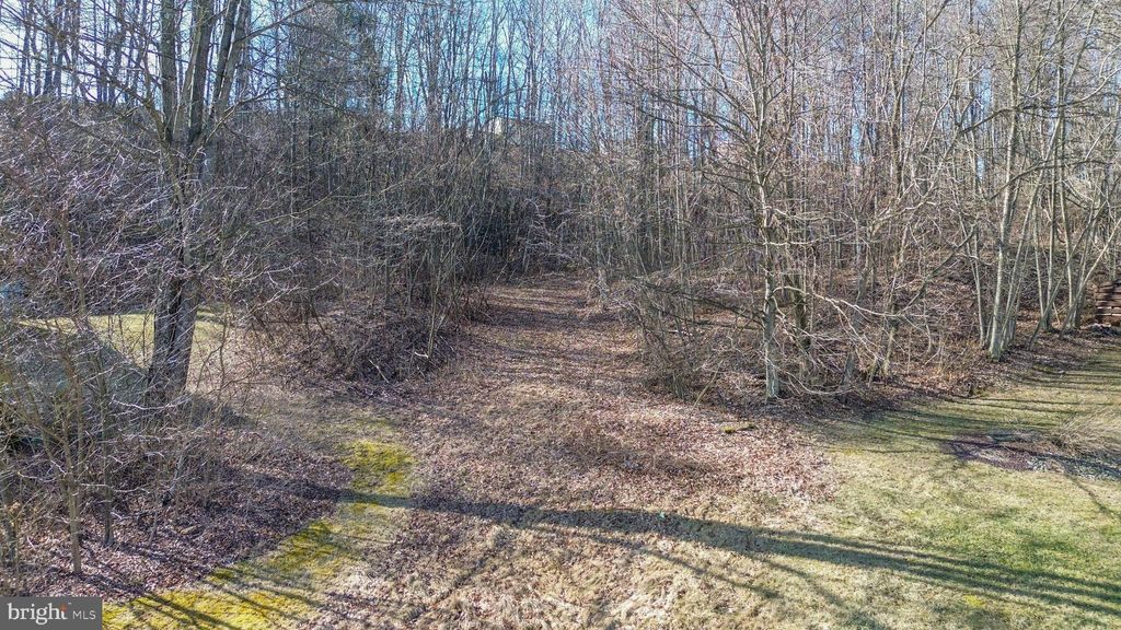 Photo of 576 Kenwood Drive, POTTSVILLE, PA 17901 (MLS # PASK2020386)