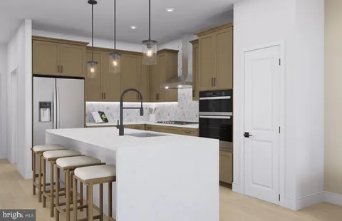 5840 Moonstone Way Unit 6, Haymarket, VA MLS: VAPW2107888