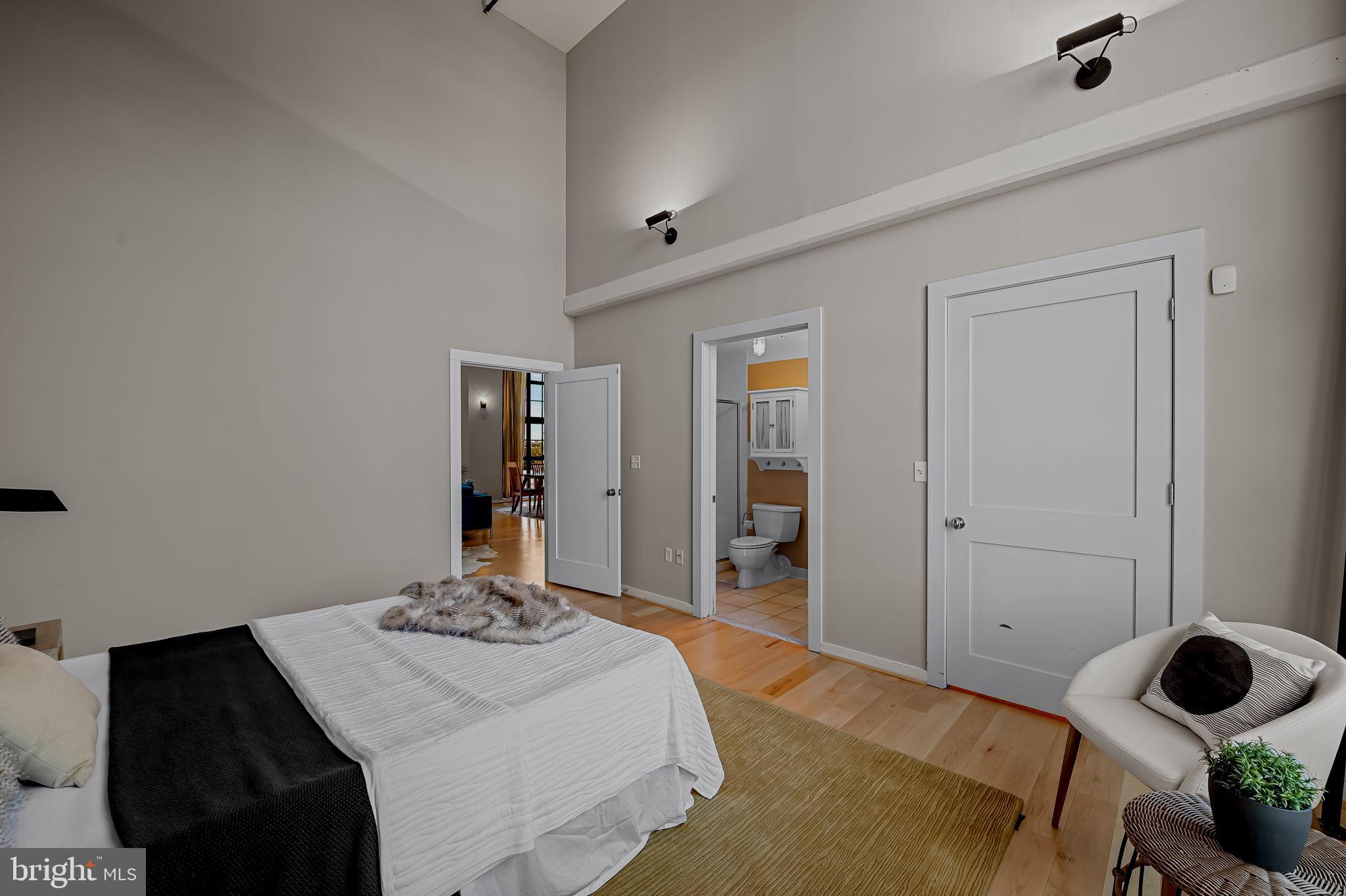 LITTLE ITALY - Residential