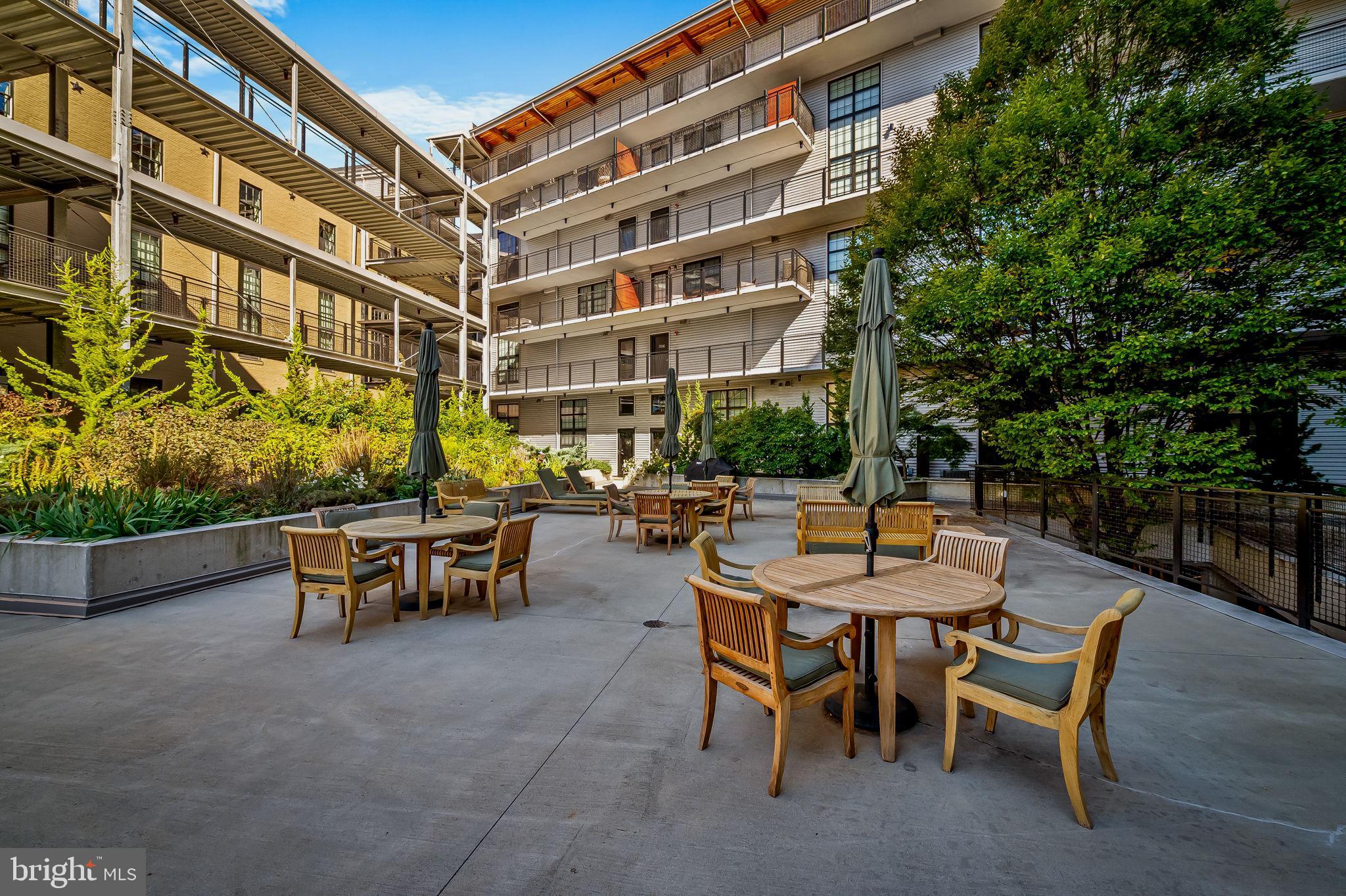 LITTLE ITALY - Residential