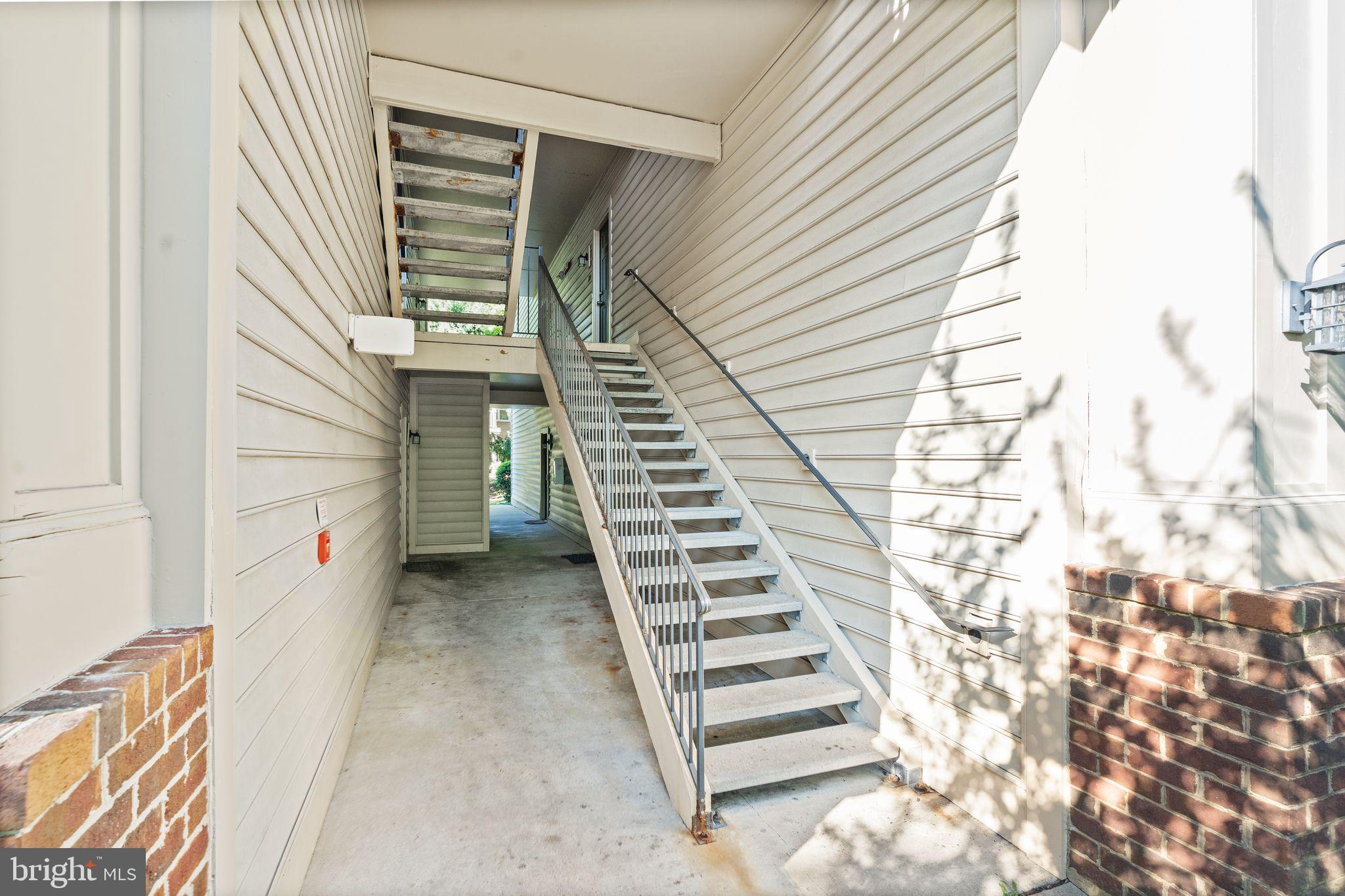 1025 GARDENVIEW LOOP 302