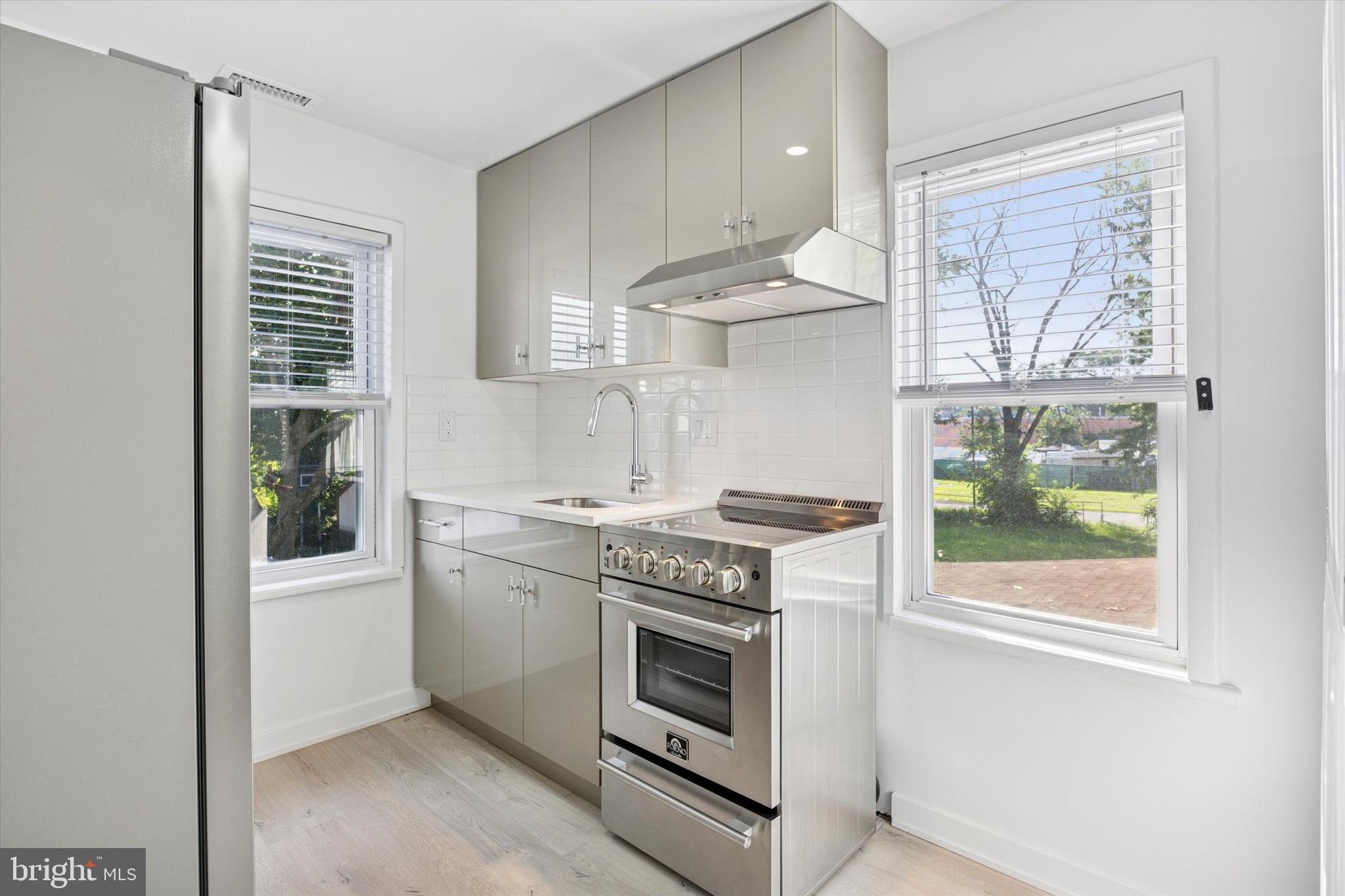 905 JERSEY AVE 2