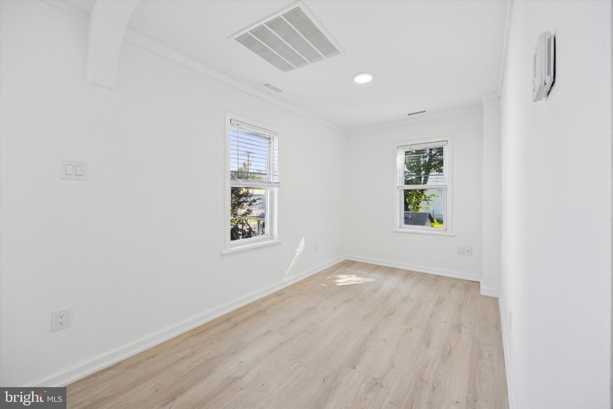 905 JERSEY AVE 2