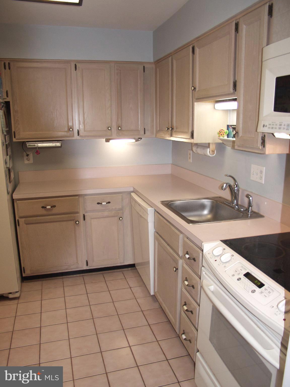 CRESTWOOD HAMLET - Residential