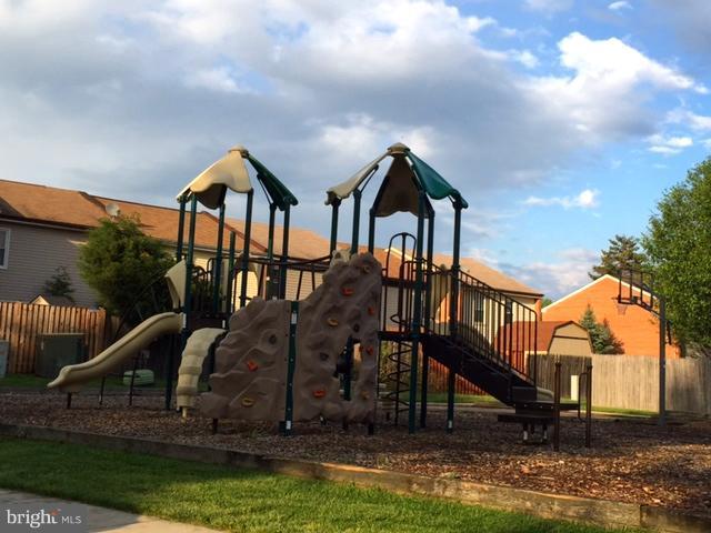 CRESTWOOD HAMLET - Residential