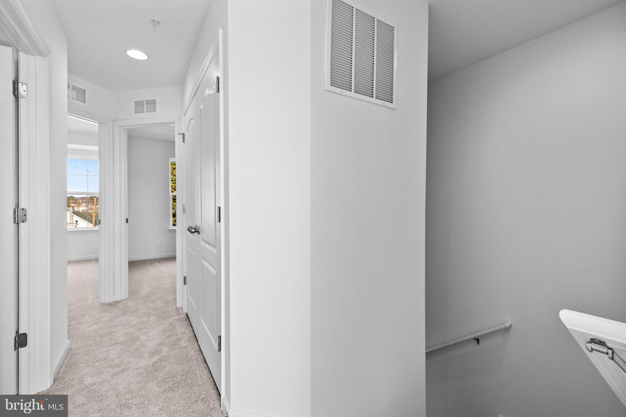 BURHANS VILLAGE - Residential Lease