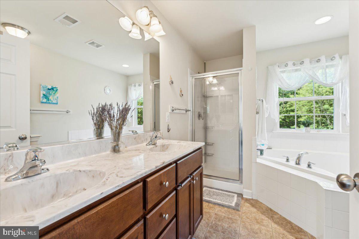 CARDINAL'S CREST - Residential