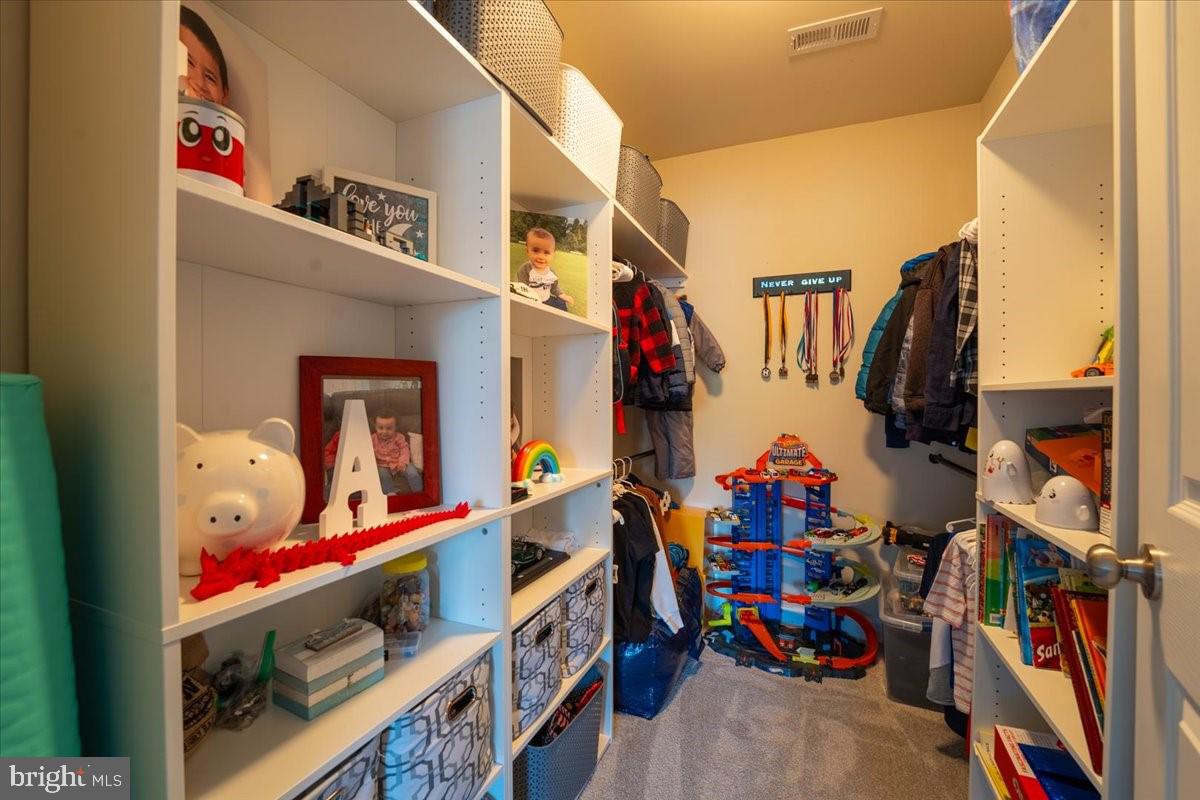 CARDINAL'S CREST - Residential