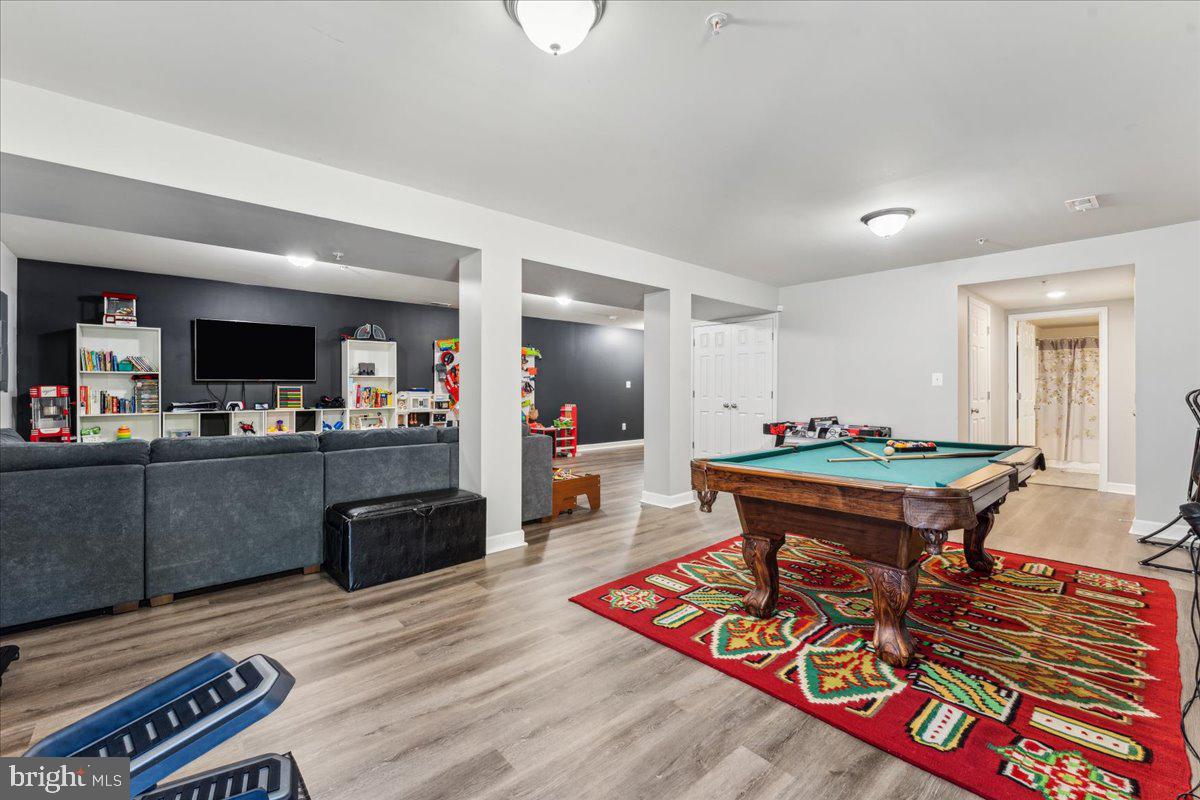 CARDINAL'S CREST - Residential