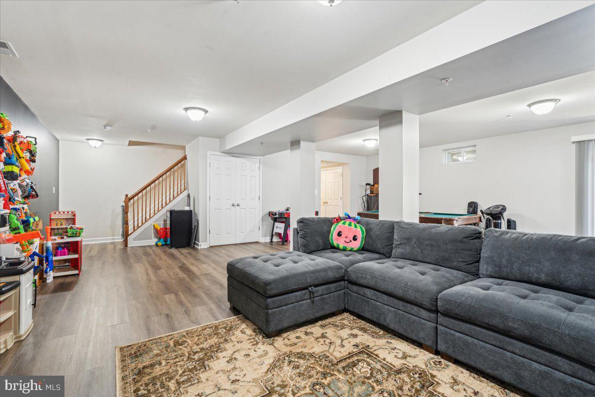 CARDINAL'S CREST - Residential