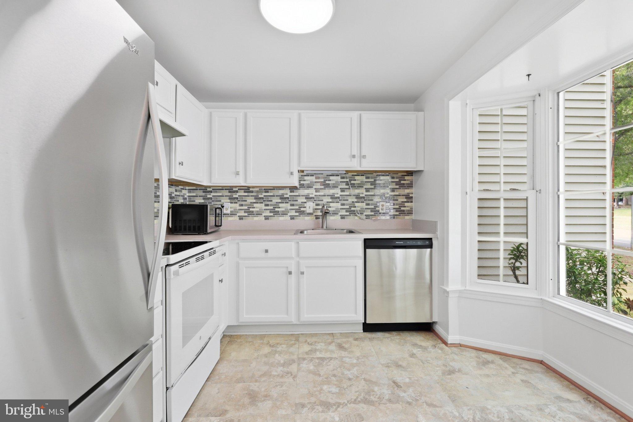 2915 ELLENWOOD DRIVE
