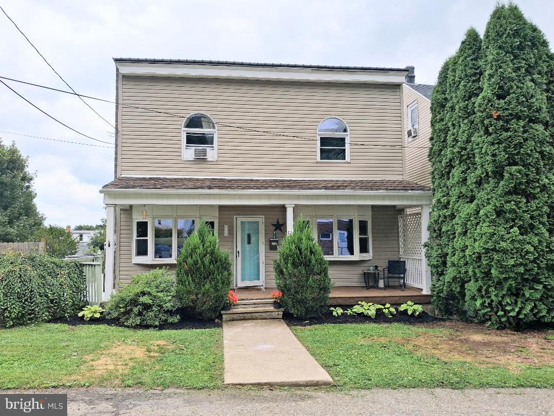 728 W JOHN STREET