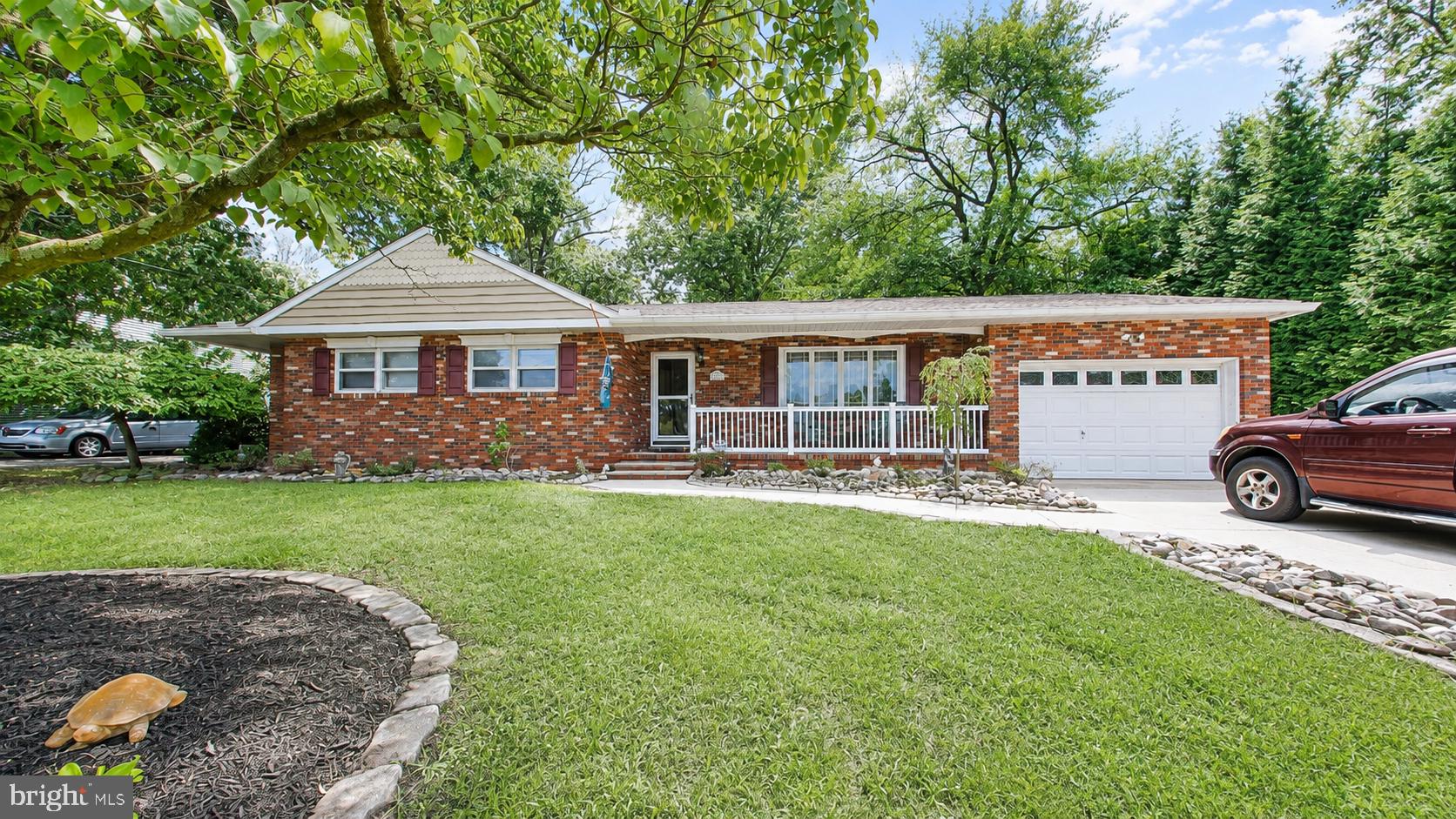 23 SUMMIT AVENUE