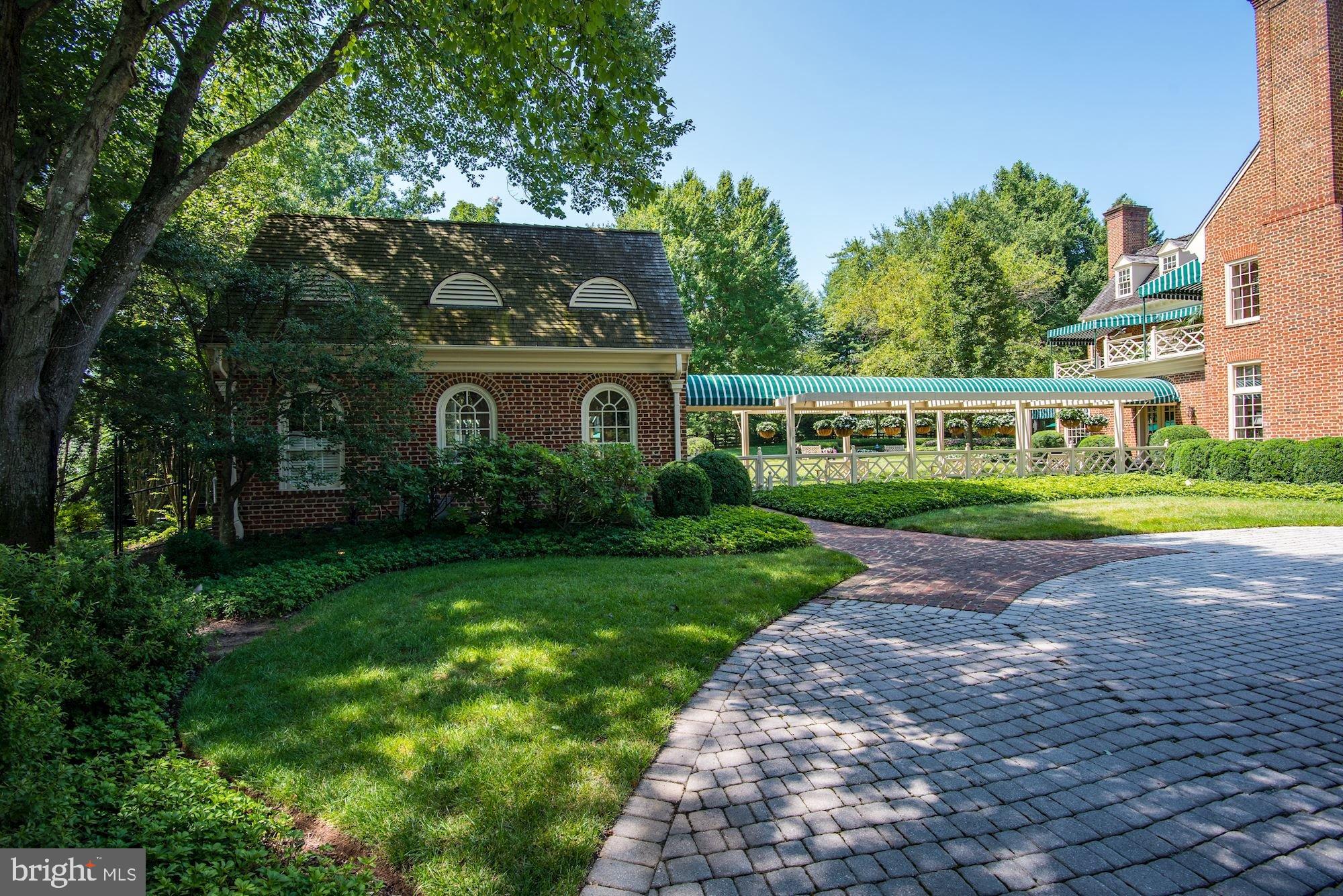 SADDLE RIDGE - Residential