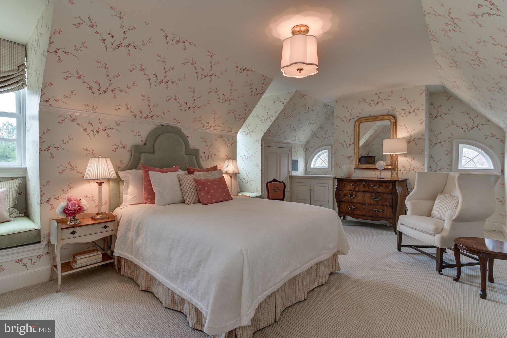 SADDLE RIDGE - Residential