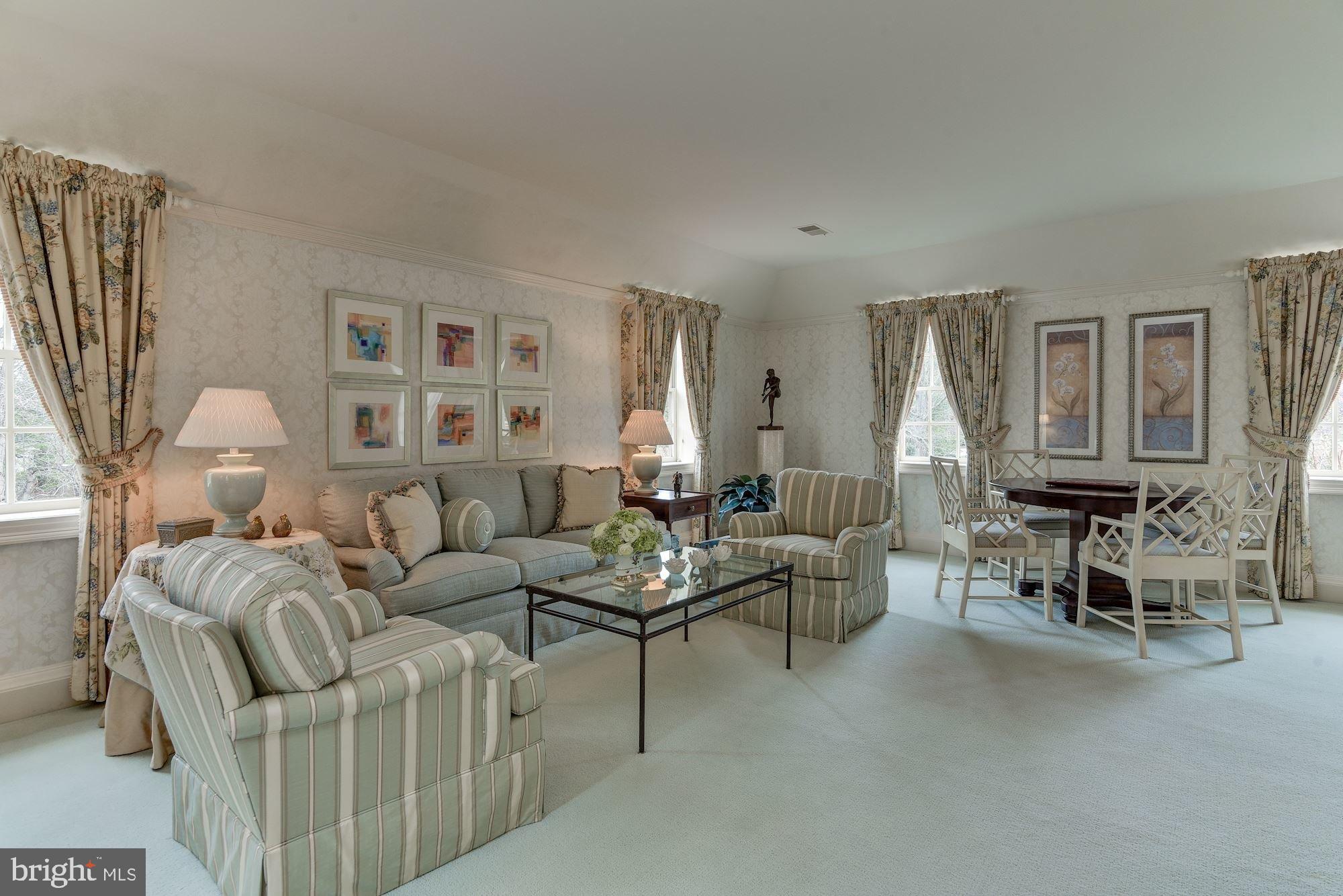 SADDLE RIDGE - Residential