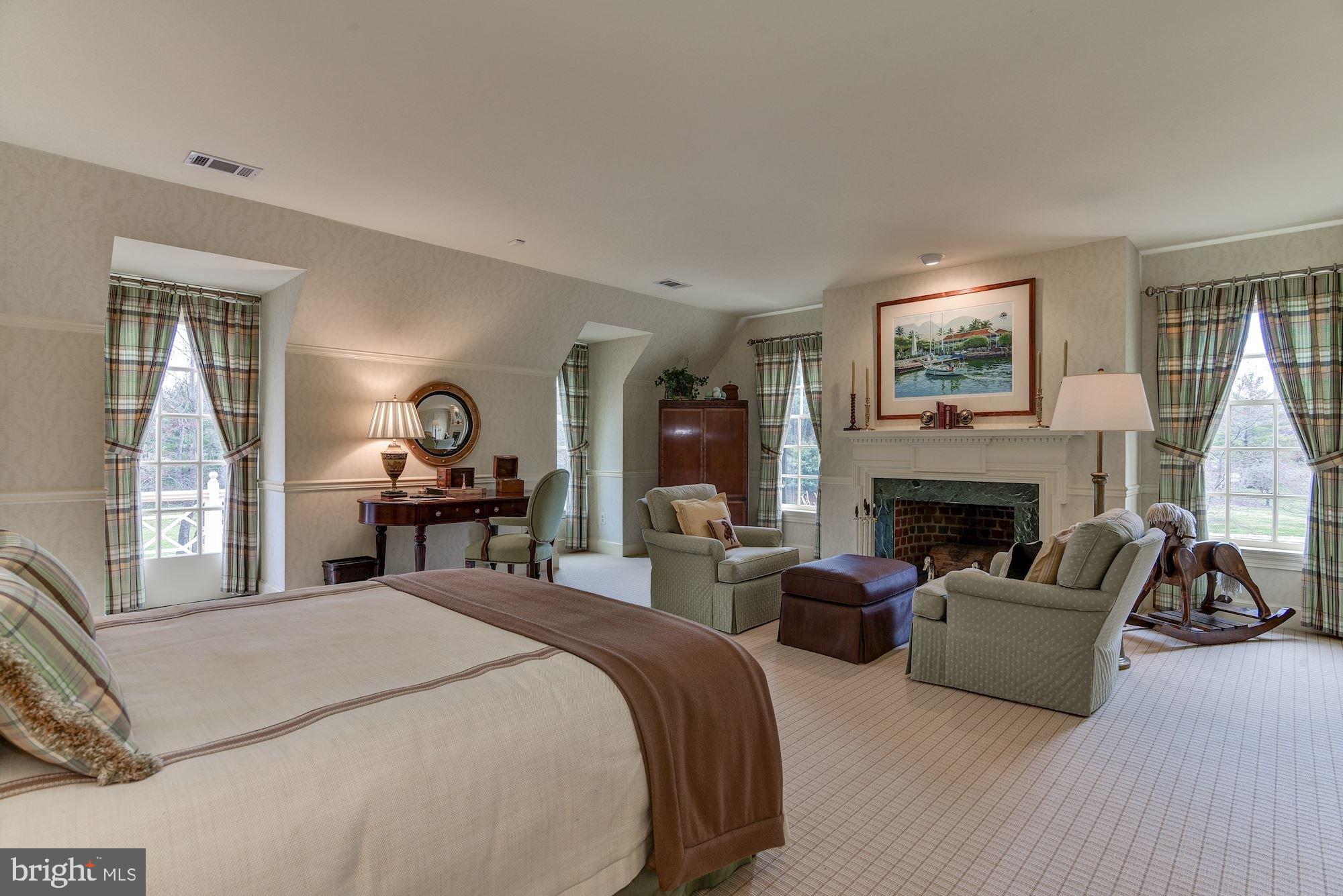 SADDLE RIDGE - Residential