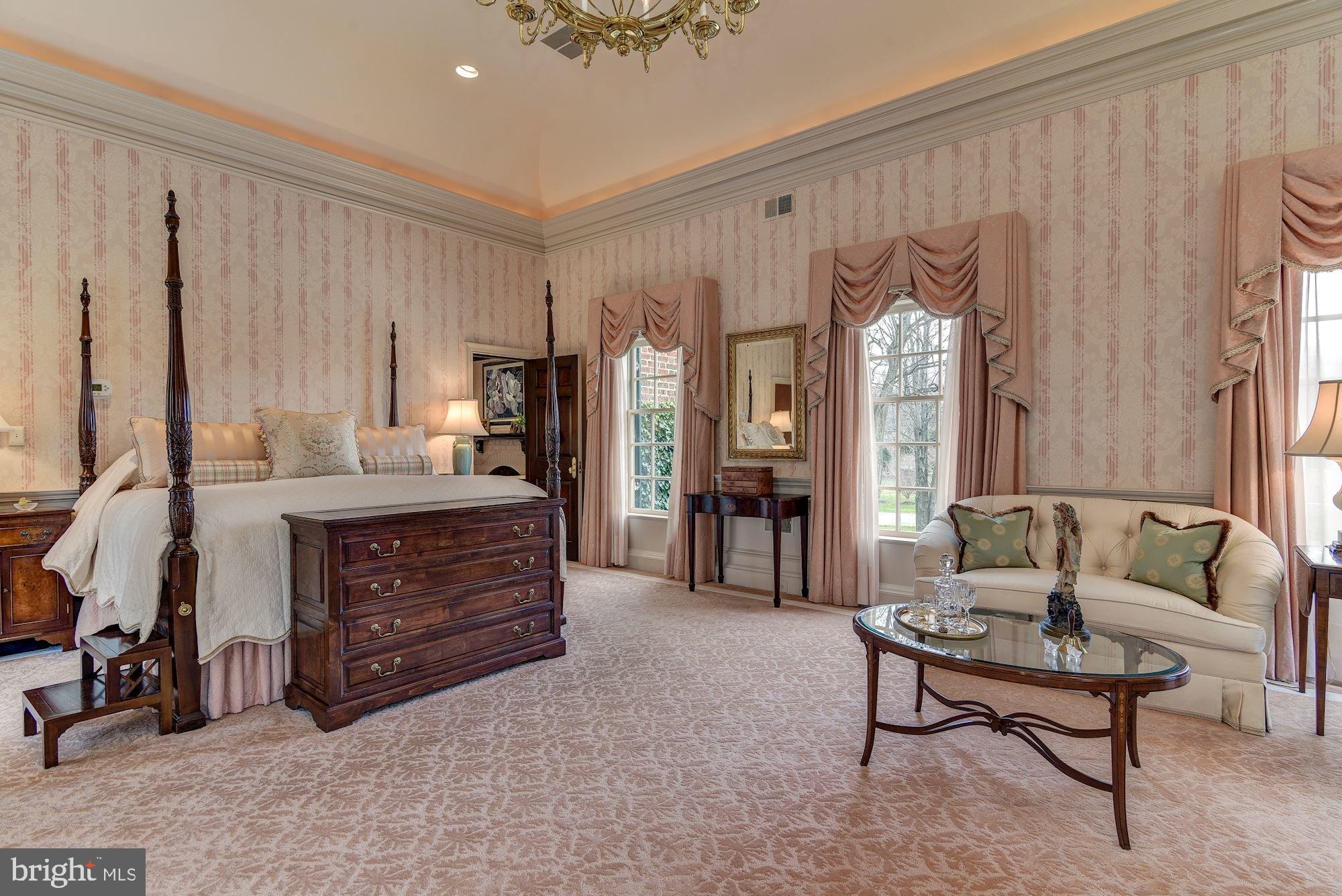 SADDLE RIDGE - Residential