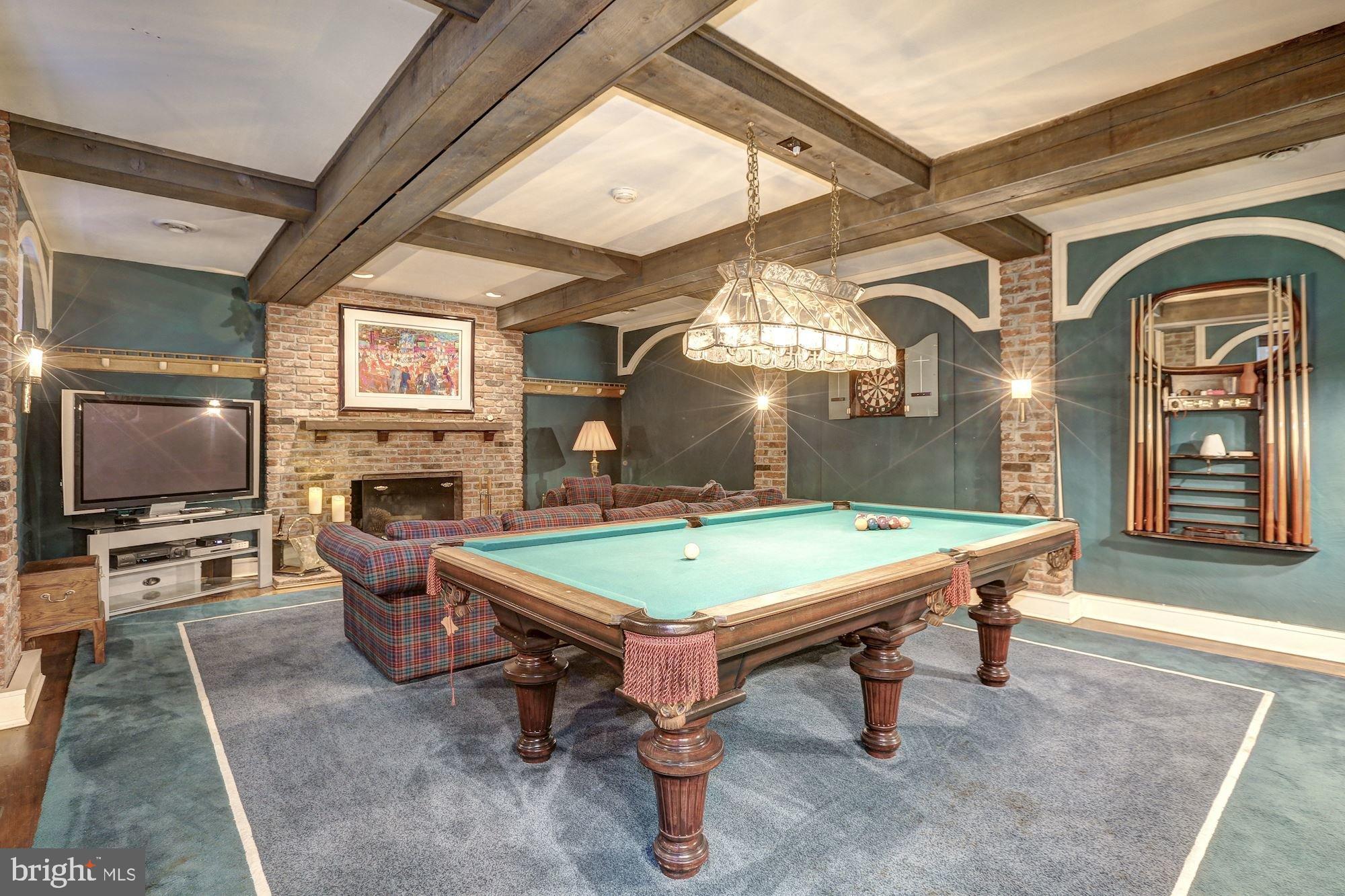 SADDLE RIDGE - Residential