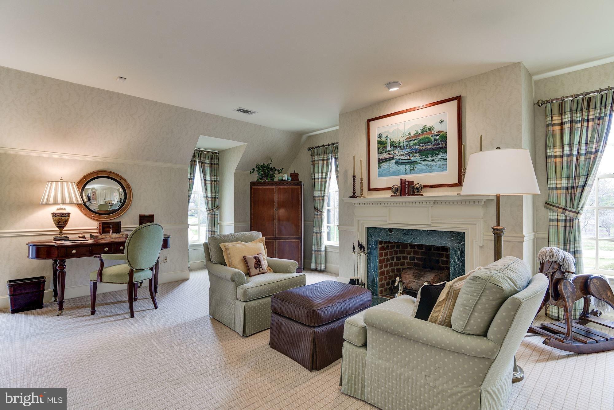 SADDLE RIDGE - Residential