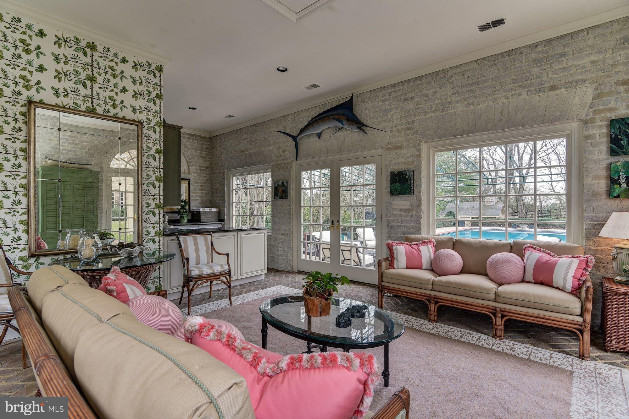 SADDLE RIDGE - Residential