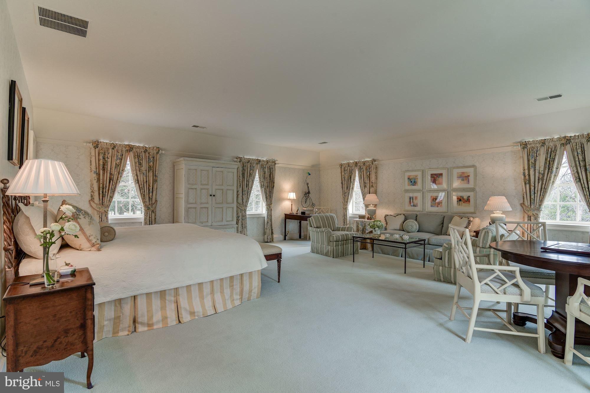 SADDLE RIDGE - Residential