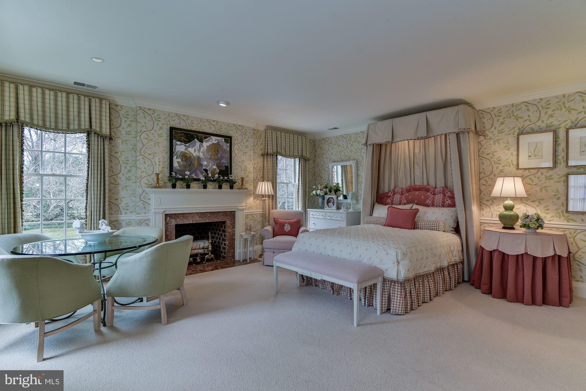 SADDLE RIDGE - Residential