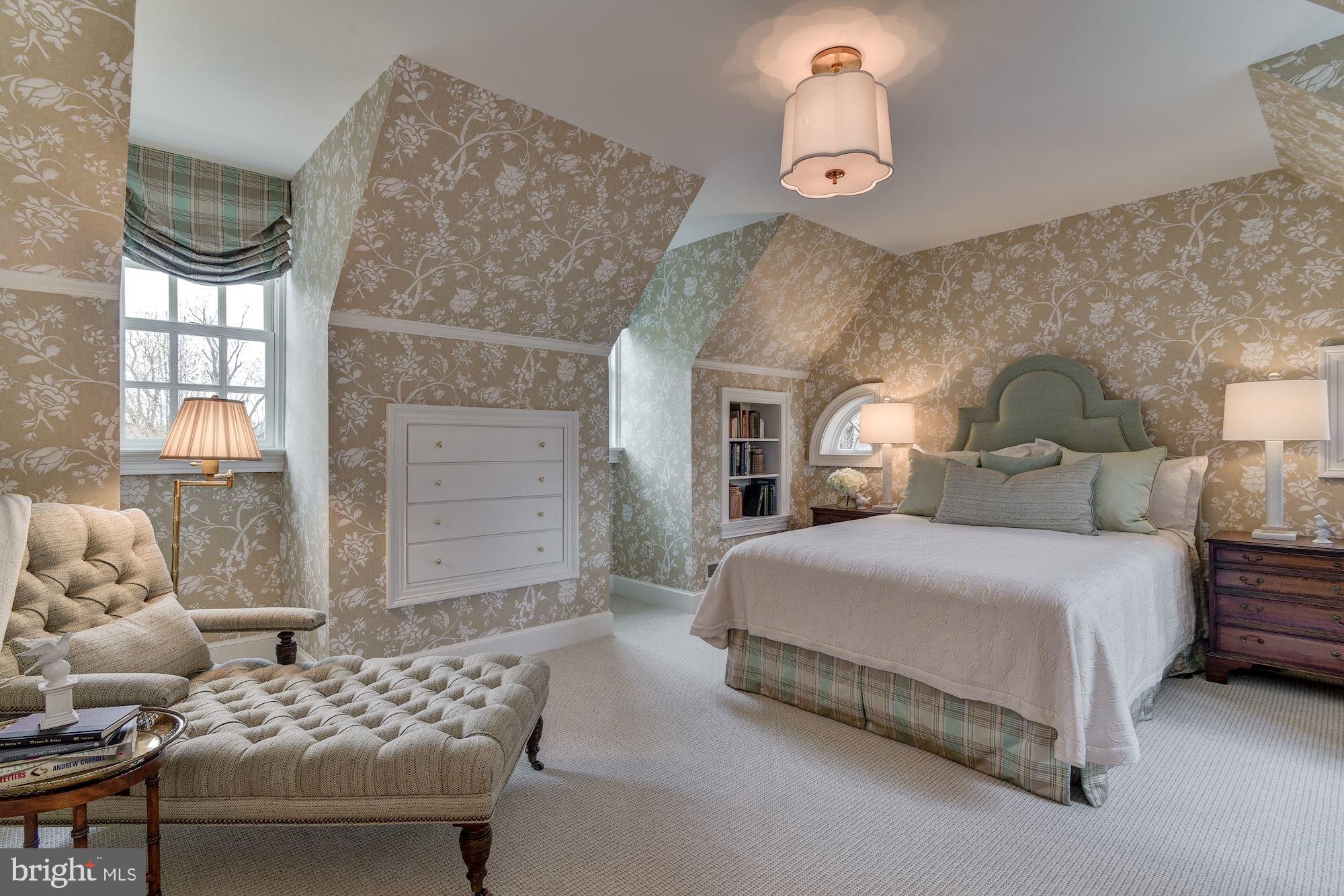 SADDLE RIDGE - Residential