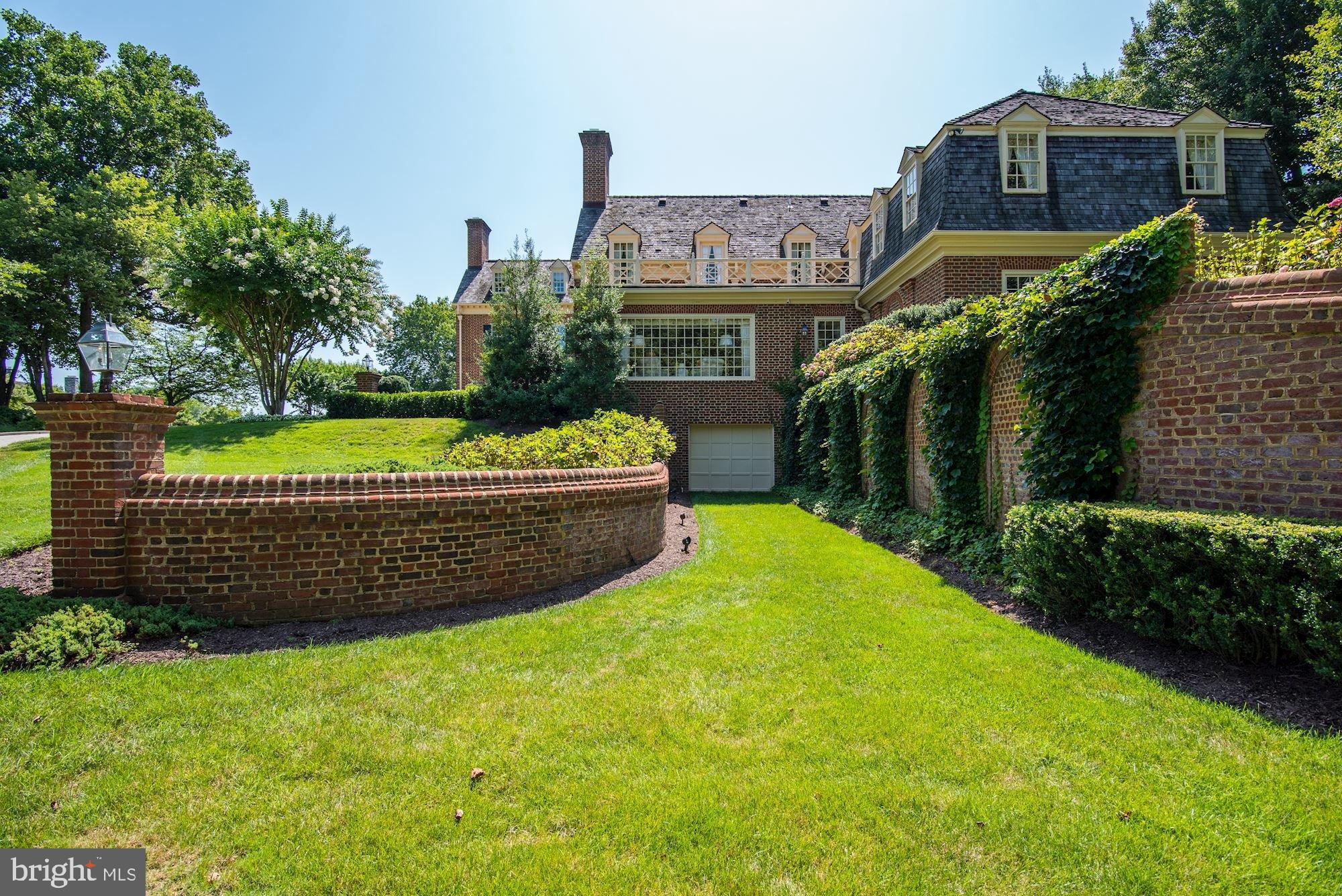 SADDLE RIDGE - Residential