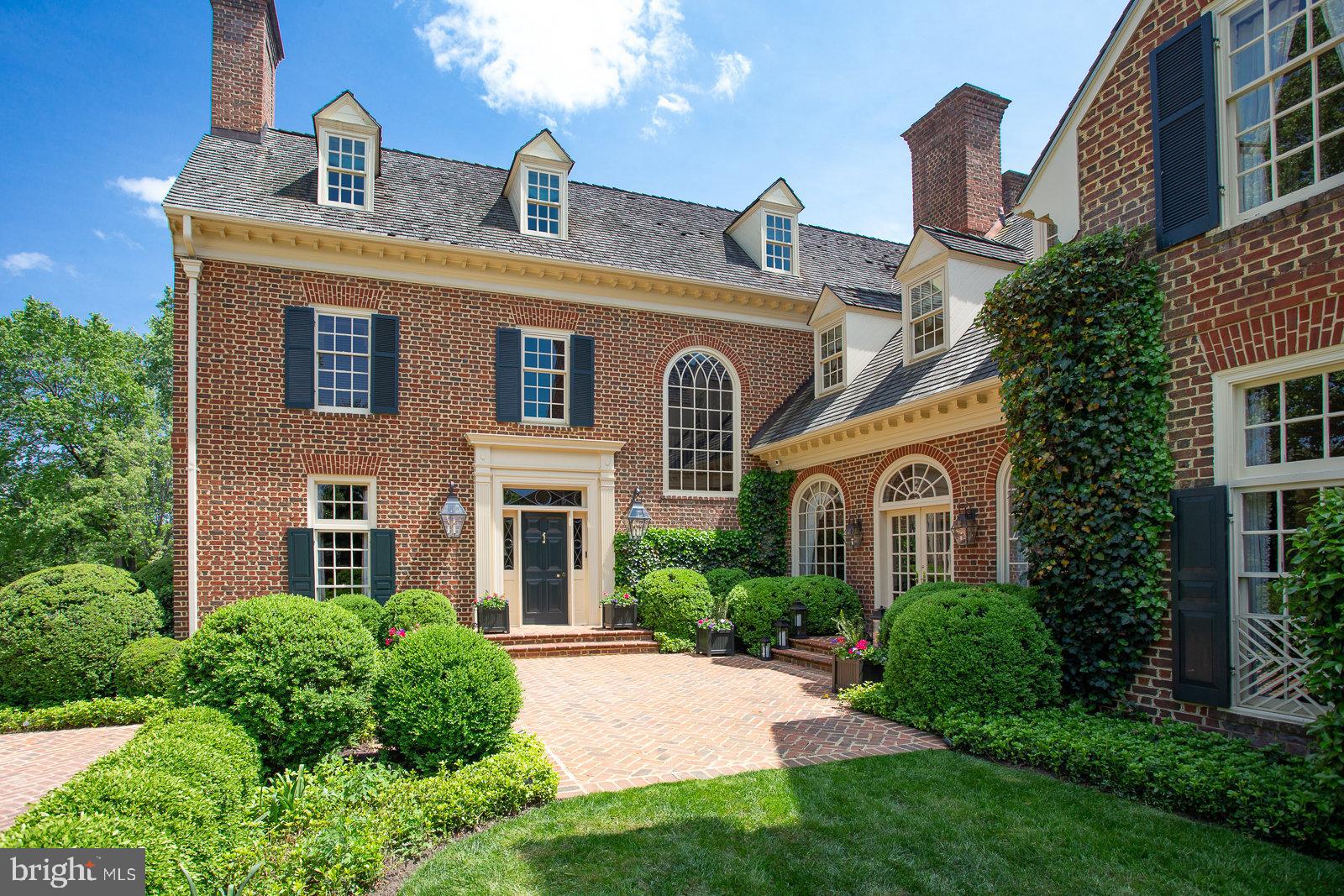 SADDLE RIDGE - Residential