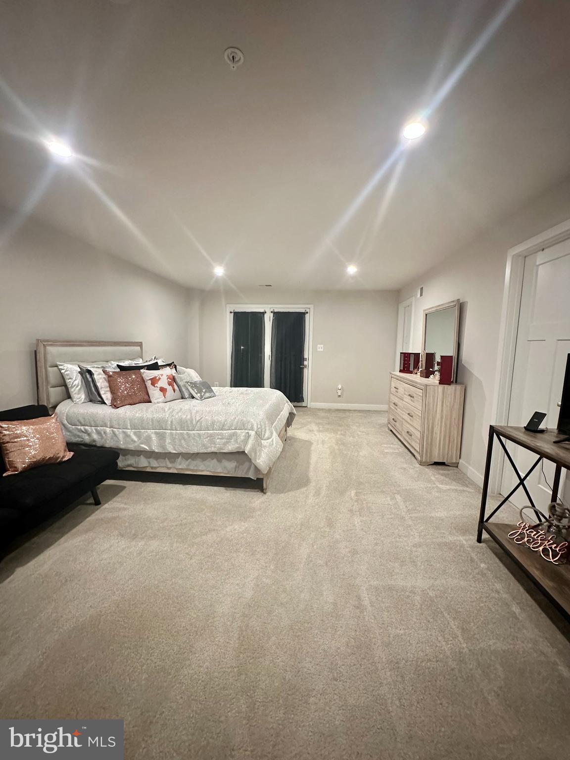 JAMES RUN TOWNHOMES - Residential