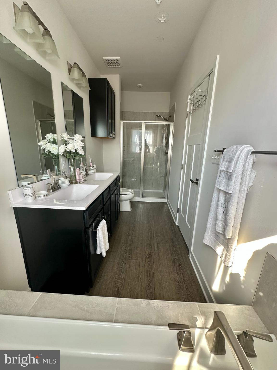 JAMES RUN TOWNHOMES - Residential