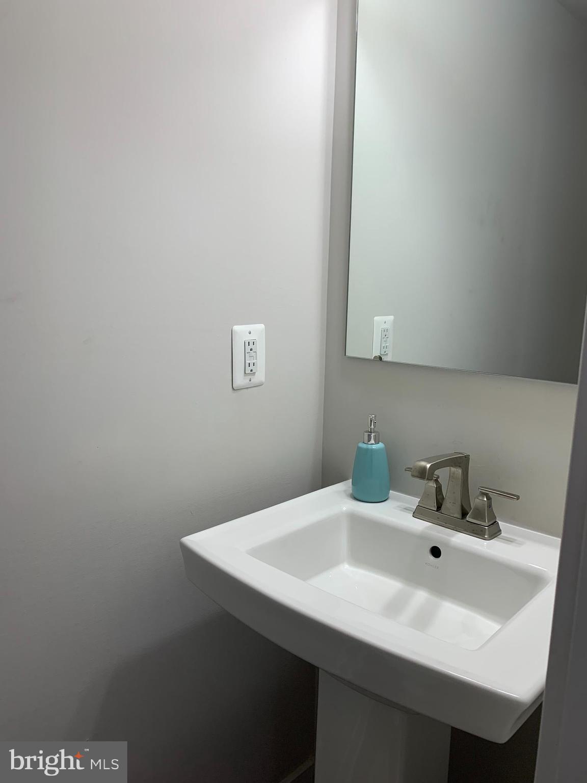 POTOMAC STATION - Residential Lease